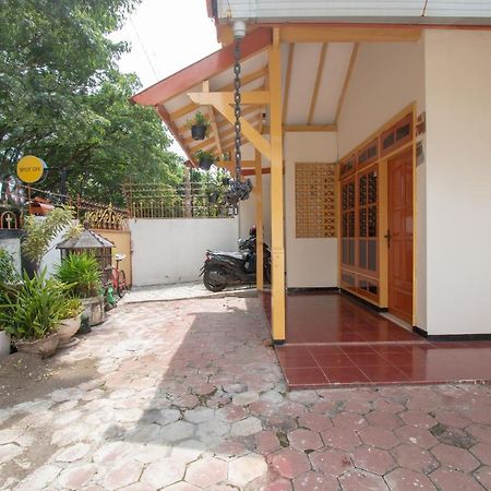 Hotel SPOT ON 3218 Bee Palm Family Malang Exterior foto