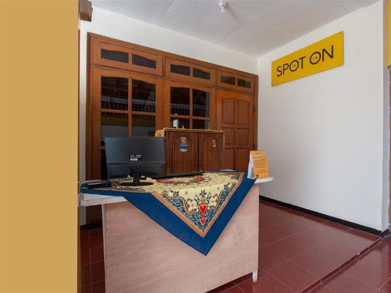 Hotel SPOT ON 3218 Bee Palm Family Malang Exterior foto