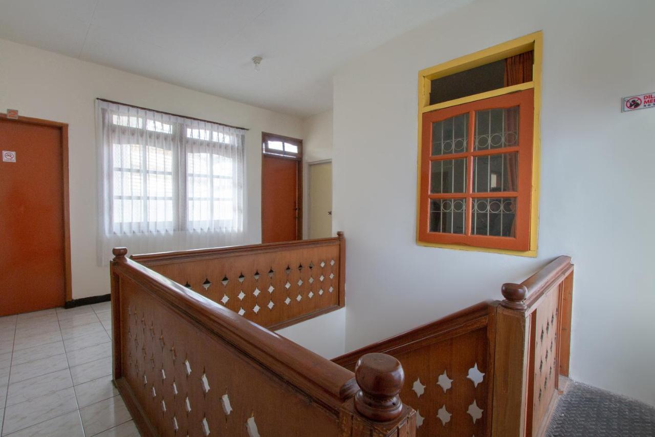 Hotel SPOT ON 3218 Bee Palm Family Malang Exterior foto