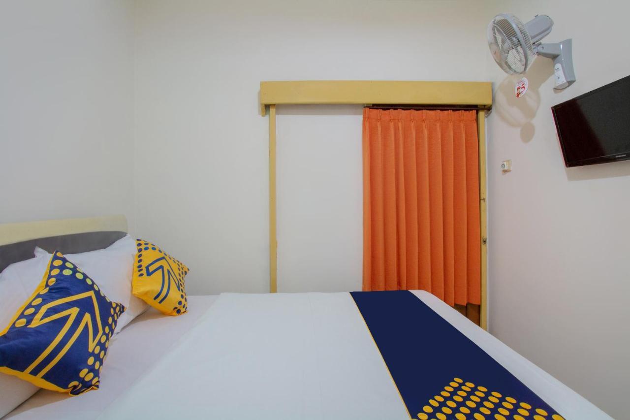 Hotel SPOT ON 3218 Bee Palm Family Malang Exterior foto