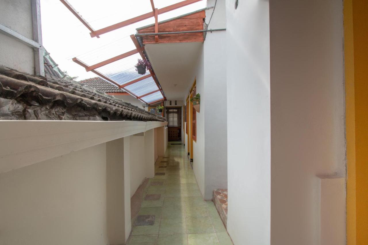 Hotel SPOT ON 3218 Bee Palm Family Malang Exterior foto